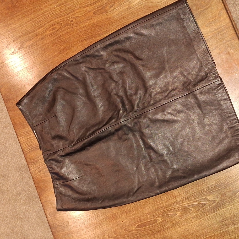 💯 leather skirt. Size 10 🔥